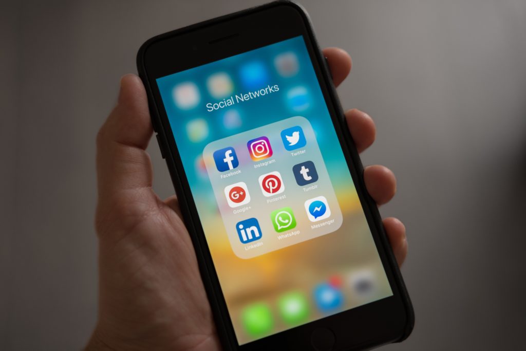The Surprising Beneficial Effects of Social Media on SEO Rankings 5 pexels tracy le blanc 607812
